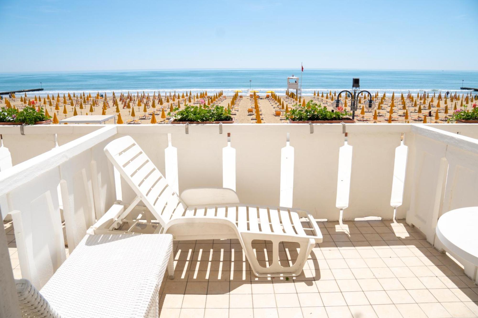 Hotel Villa Sorriso Lido di Jesolo Bagian luar foto